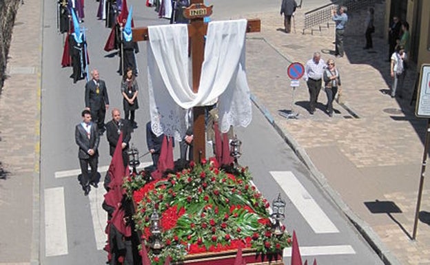 La Concepción Dolorosa aún procesionaba El Sudario en 1893. En la foto, paso actual de Astorga. 